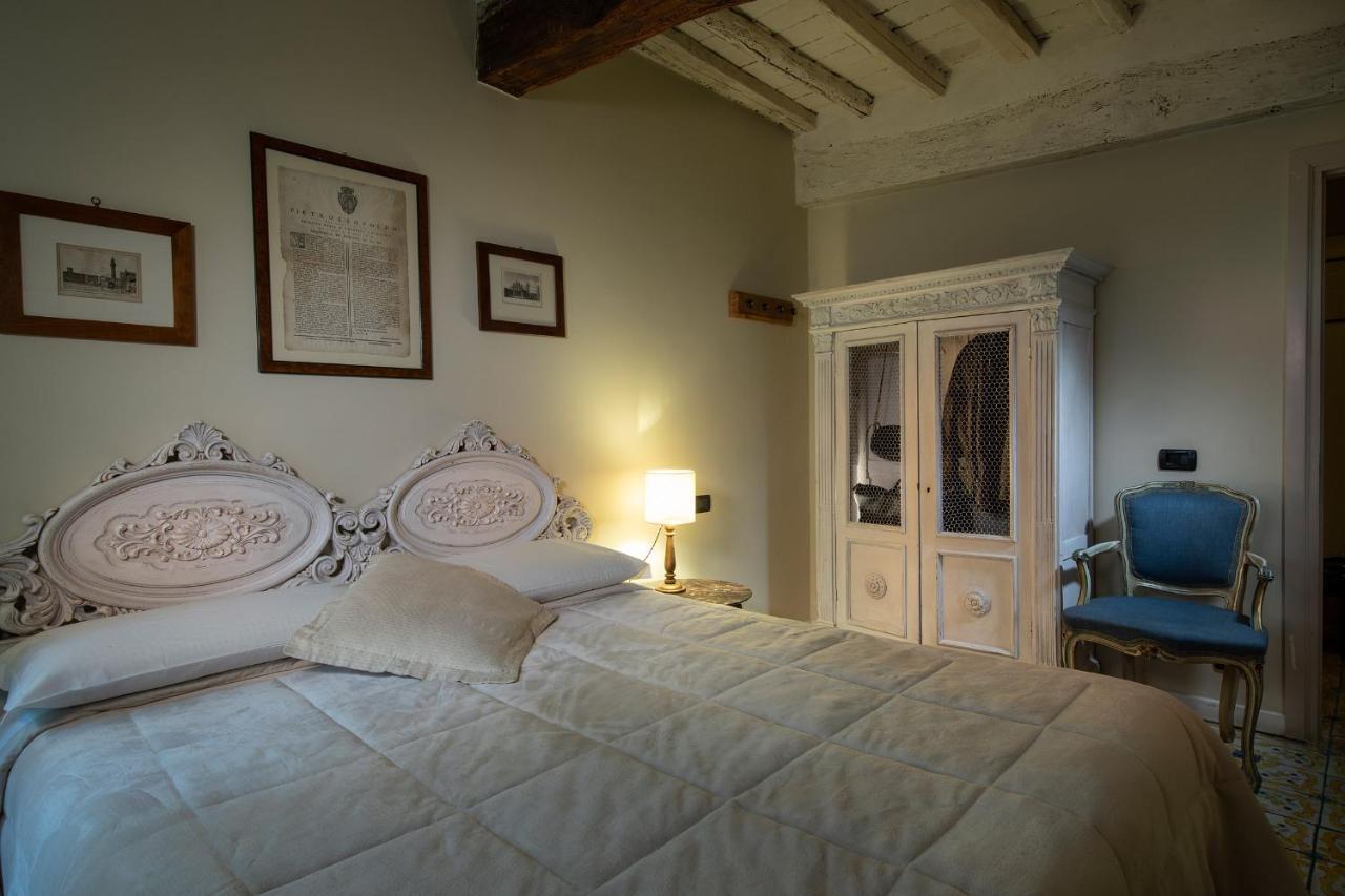 Il Battistero Residenza D'epoca Bed & Breakfast 2*